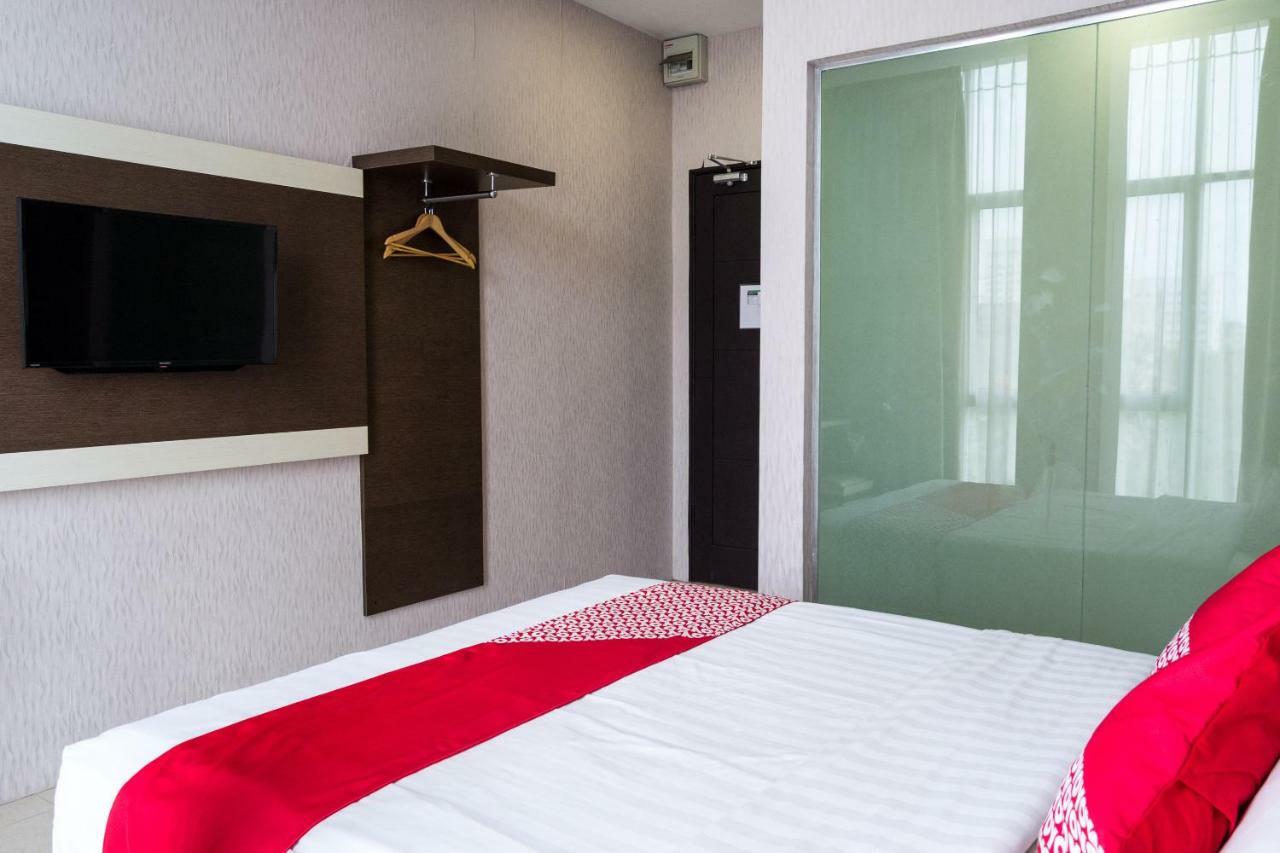 Oyo 676 Hotel Osaka Batam Eksteriør bilde